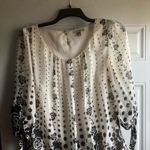 Roz & Ali Blouse. 1X - Picture 2 of 7